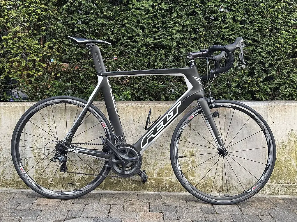 FELT AR3 - Ultegra (L/XL) - Carbon - 8kg leicht
