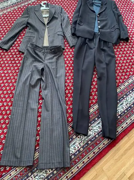 Diverse Damen Kostüme Grösse 38-40 Stück