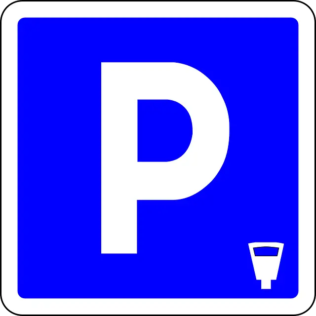 Beim Bahnhof Schwerzenbach gelegener Aussenparkplatz