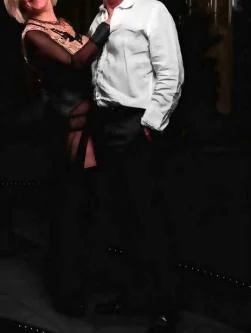 Attraktives Paar sucht offenes Paar